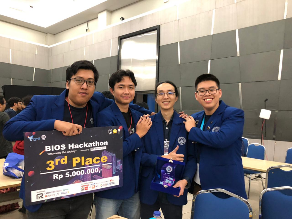 Juara 3 Hackathon