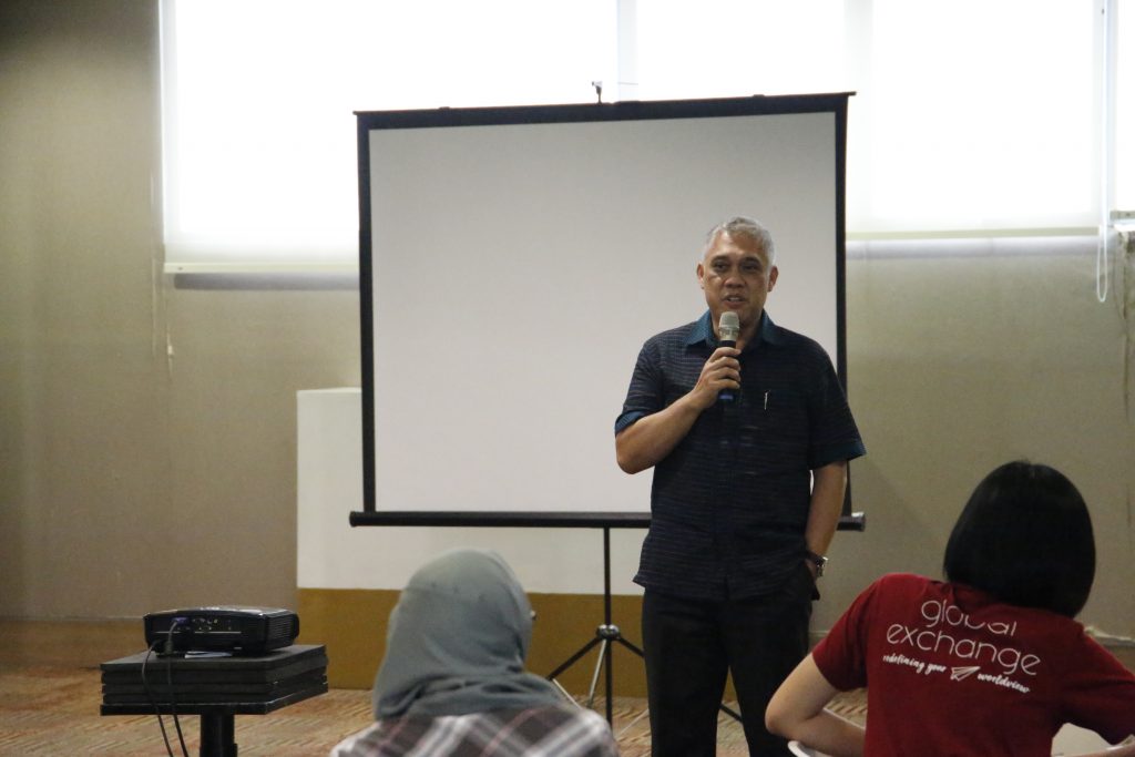 Prof Yudi Membuka program mini exchange